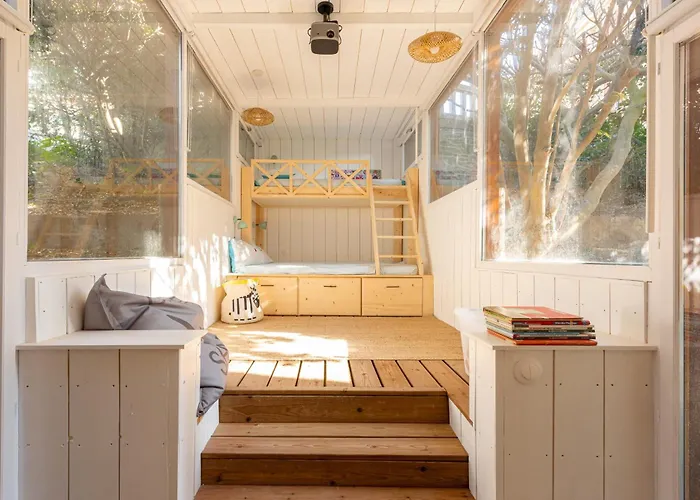 Aroha With Terrasse And Sea View In 아파트