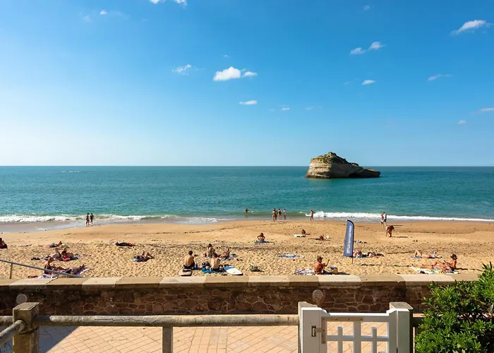 Апартаменти Aroha With Terrasse And Sea View In Біарріц