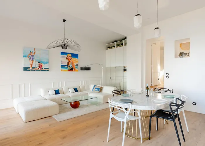 Aroha With Terrasse And Sea View In Apartment *