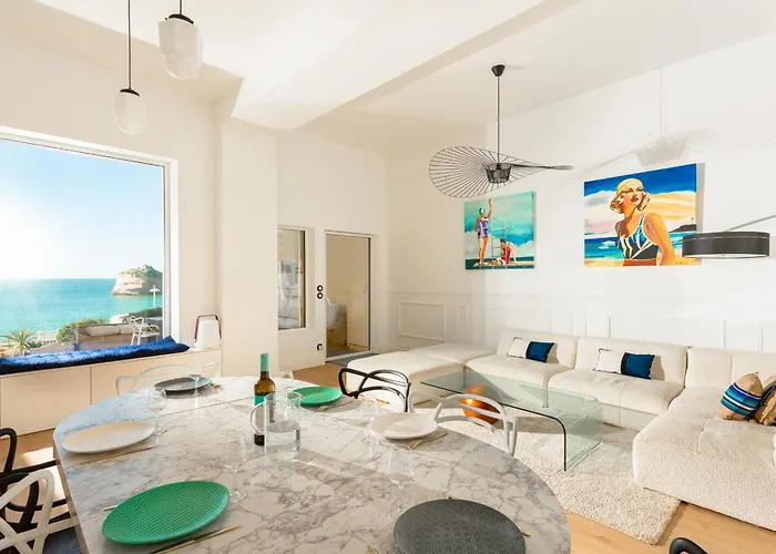 Aroha With Terrasse And Sea View In